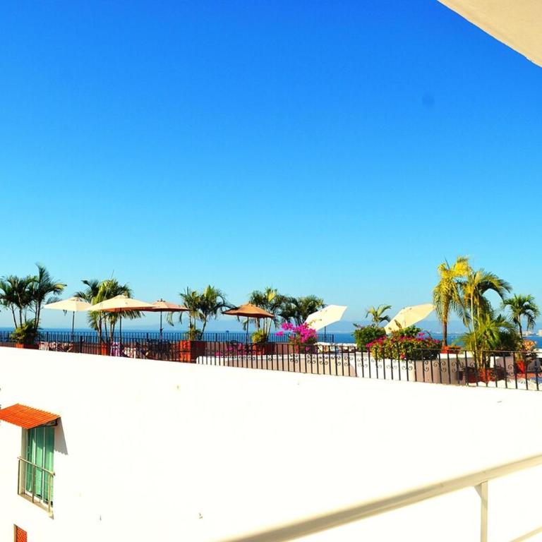 Studio Romantic Zone steps to beach Adults Only - One-Bedroom Apartment - 25