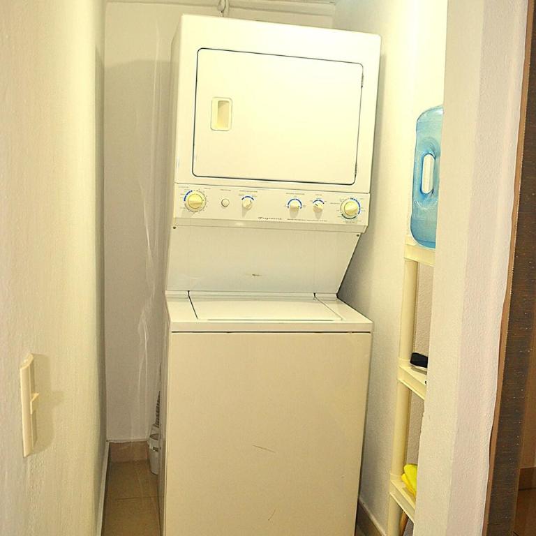 Studio Romantic Zone steps to beach Adults Only - One-Bedroom Apartment - 29