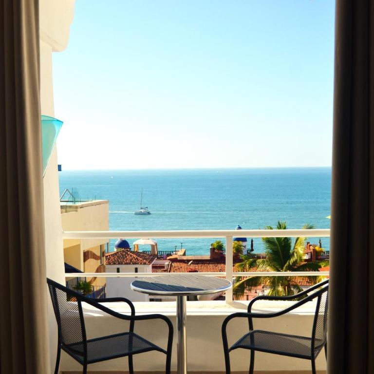 Studio Romantic Zone steps to beach Adults Only - One-Bedroom Apartment - 10