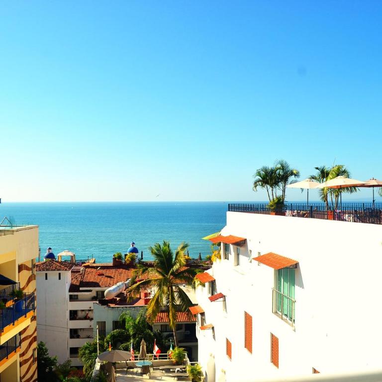 Studio Romantic Zone steps to beach Adults Only - One-Bedroom Apartment - 8