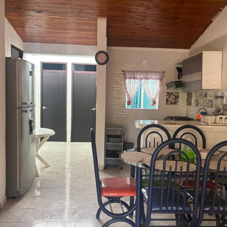 Casa Vacacional - Three-Bedroom House - 12