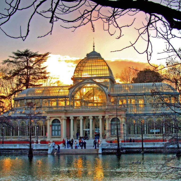 Homely Madrid River - Two-Bedroom Apartment - 33