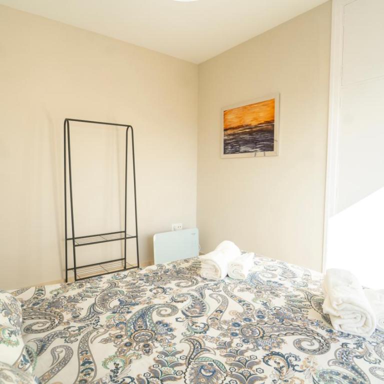 H&H Suite Ganivet Center - Two-Bedroom Apartment with City View - 24