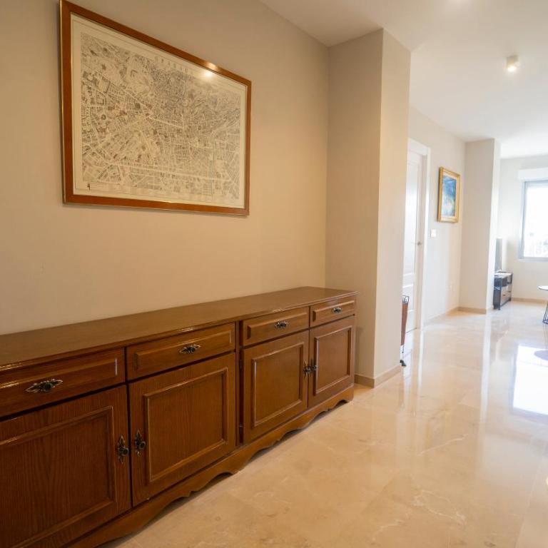 H&H Suite Ganivet Center - Two-Bedroom Apartment with City View - 30