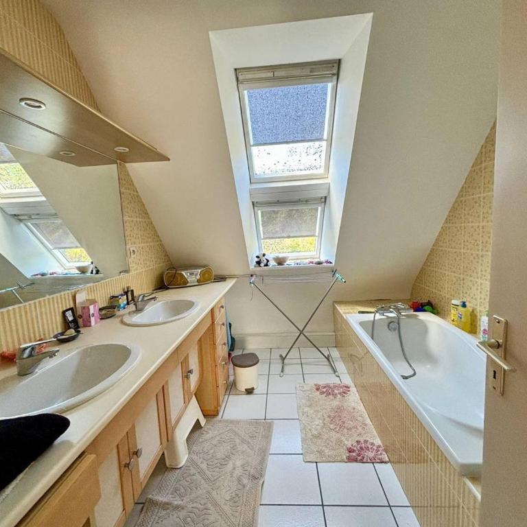 Maison spacieuse à Carnac, 5 pièces, 5000m² jardin, animaux OK, parking, proche plages - FR-1-377-96 - Maison de Vacances - 10