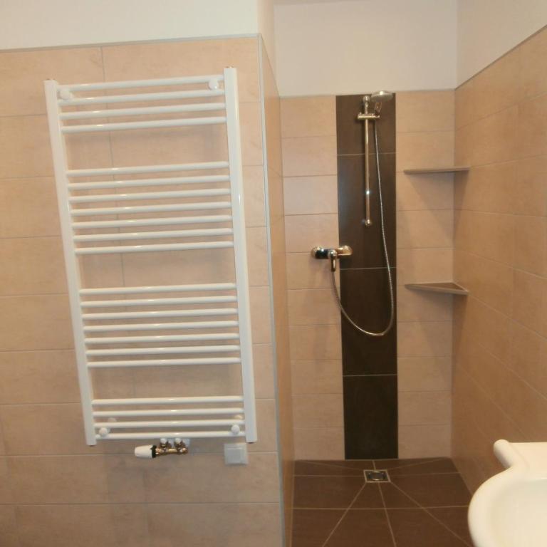 Appartementhaus Gretzel - Apartment mit 2 Schlafzimmern und Balkon - 8