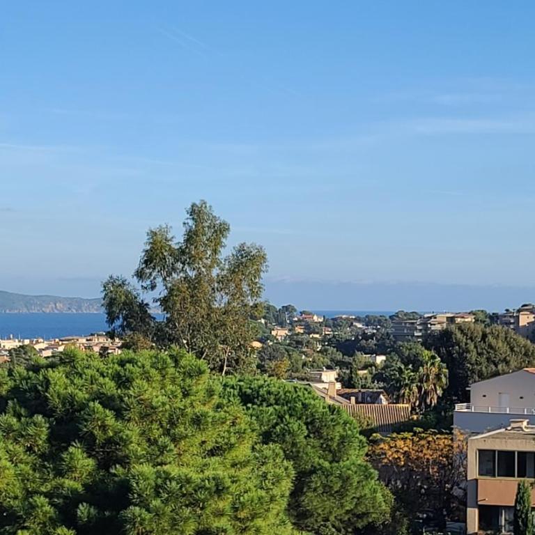 Appartement climatisé T3 vue mer de 63 M2 - 2 chambres et belle terrasse de 23 M2 - Appartement 2 Chambres avec Terrasse et Vue sur la Mer - 37
