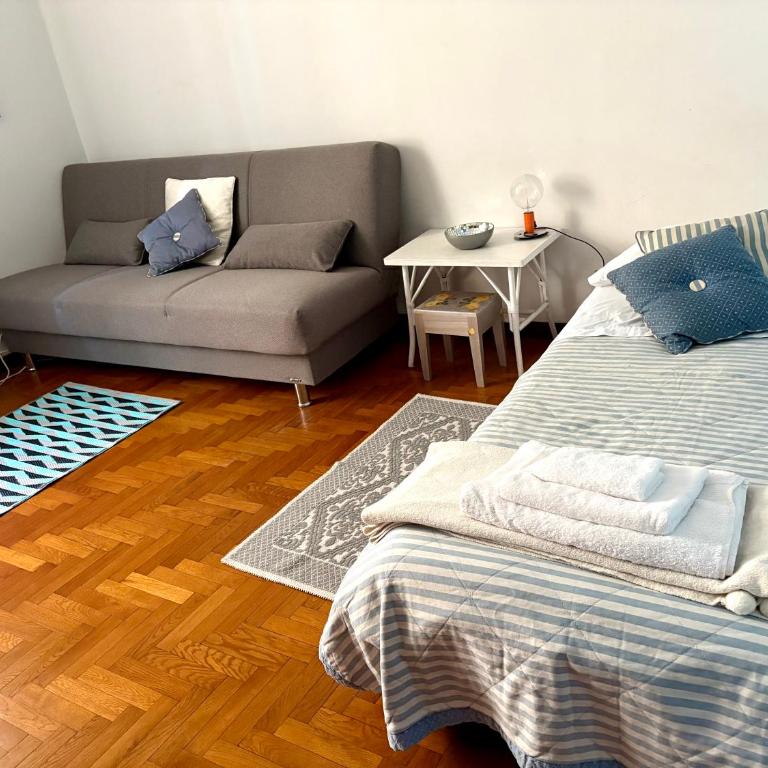 May flower central apartament - Three-Bedroom Apartment - 39