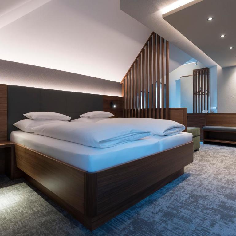 Hotel Garni Astoria - Comfort Doppelzimmer - Dachgeschoss - 9