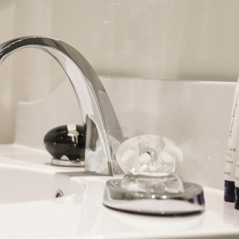Le Narcisse Blanc - Classic Double Room - 1