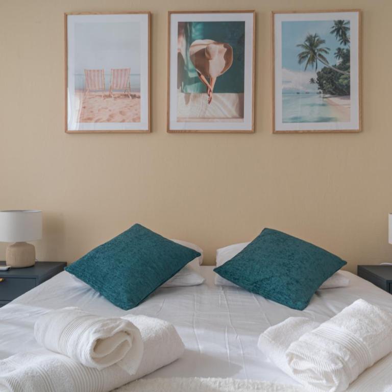 Guest House Chez Bastien - Chambre Quadruple avec Salle de Bains Commune - 37