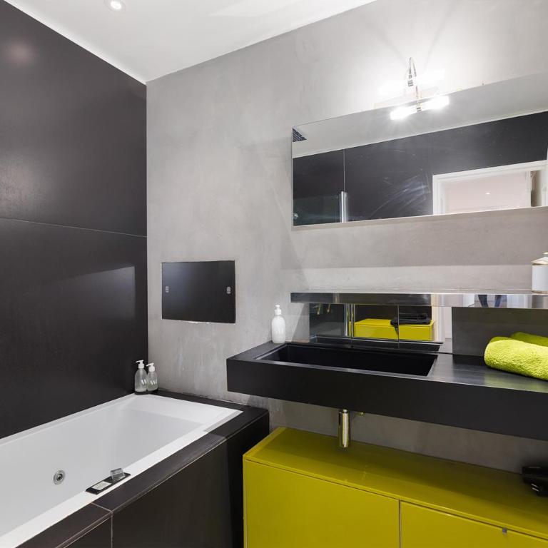 Top floor with Eiffel Tower view and roof top - Appartement 2 Chambres - 25