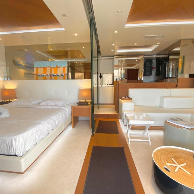 SARA RIVIERA Costa Plana - Deluxe Suite mit Kingsize-Bett - 3