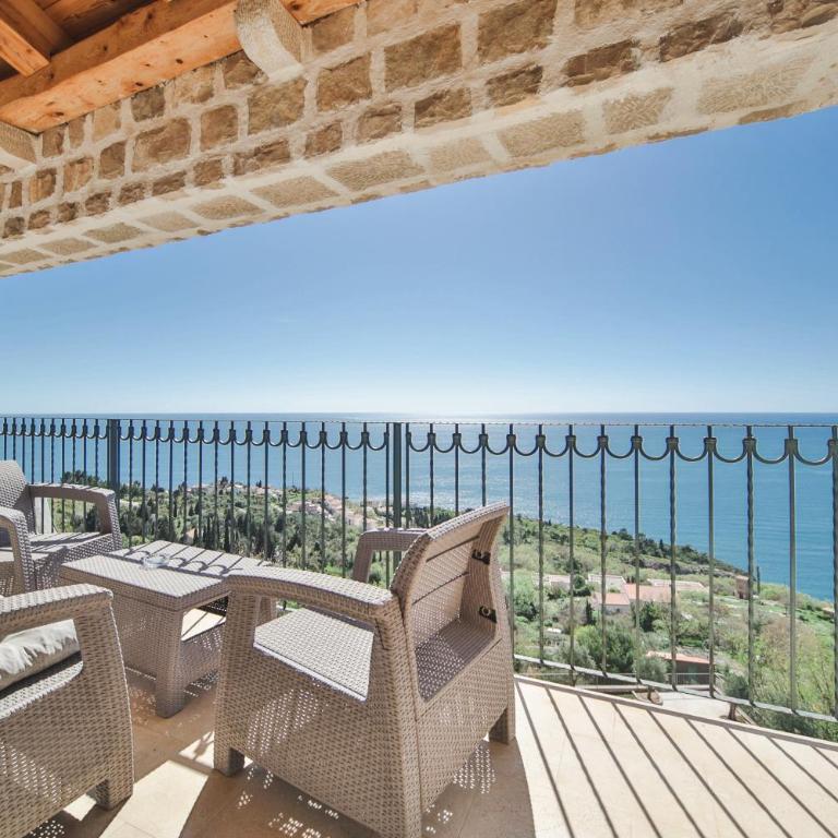 Castello degli Aranci Eco Resort - Junior Suite with Sea View - 2