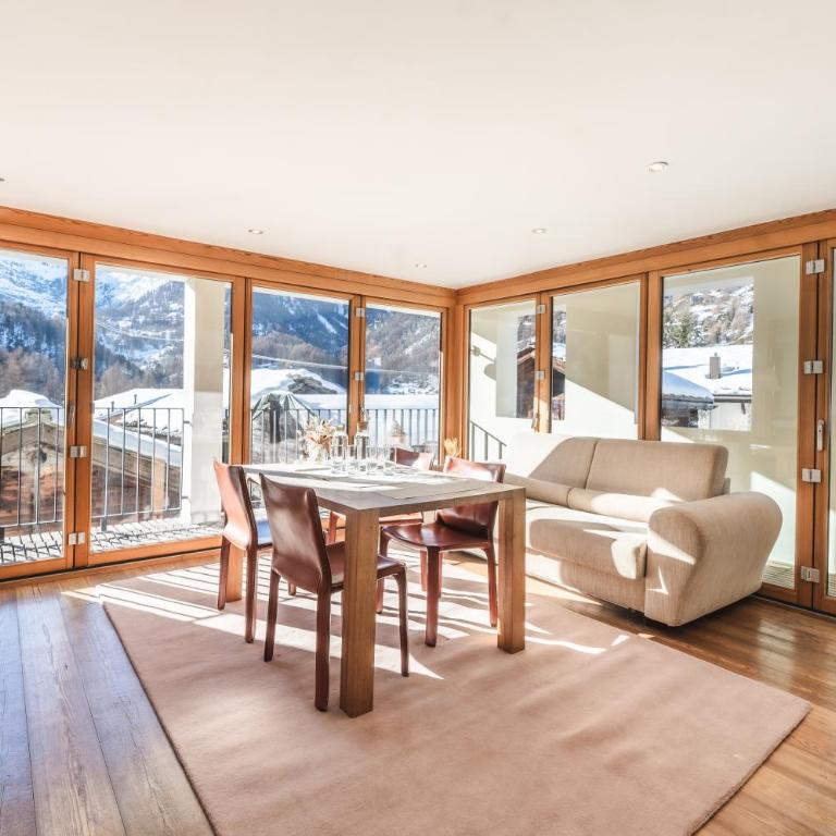 Sonnmatten Boutique Hotel & Apartments Zermatt - Apartment mit 3 Schlafzimmern - 1. Etage mit Balkon und Blick auf das Matterhorn - 7