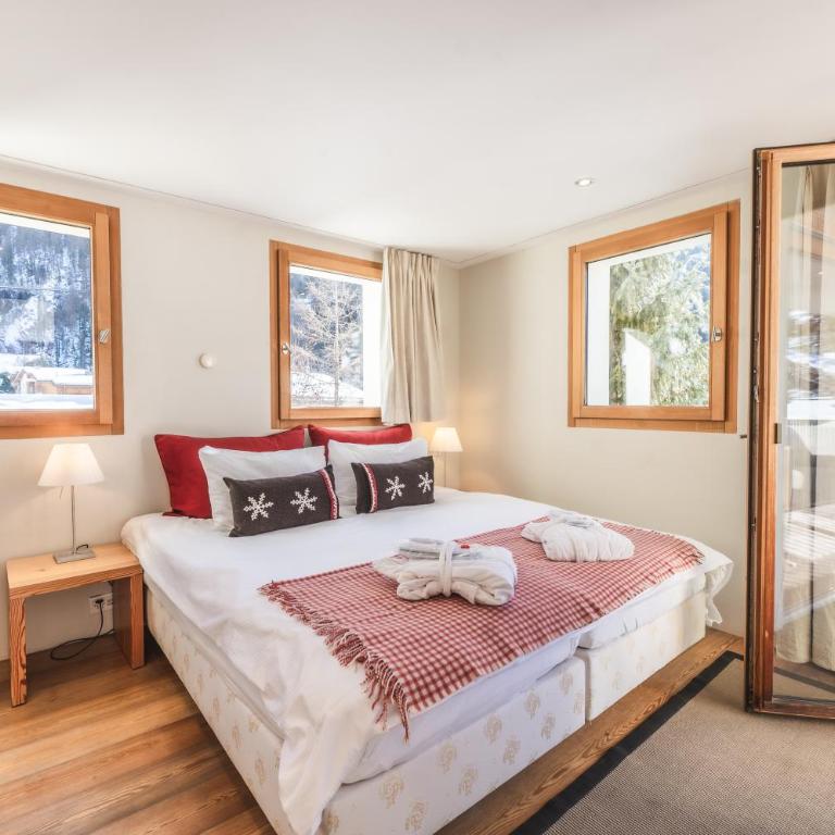 Sonnmatten Boutique Hotel & Apartments Zermatt - Apartment mit 3 Schlafzimmern - 1. Etage mit Balkon und Blick auf das Matterhorn - 2