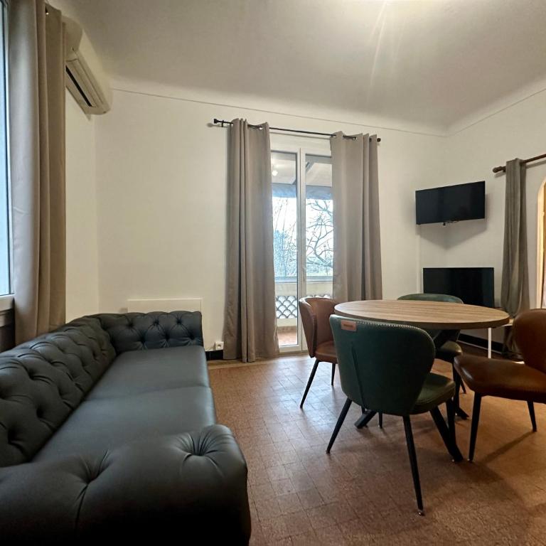 TASSIGNY à Frejus Parking et Terrasse - Apartamento de 3 dormitorios - 11