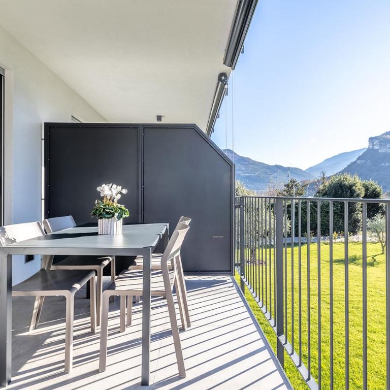 ELVY Garda Living Garden - Appartamento Deluxe con 1 Camera da Letto - 8