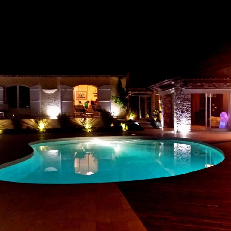 Grande Villa proche Sophia avec magnifique vue mer - Villa - 3