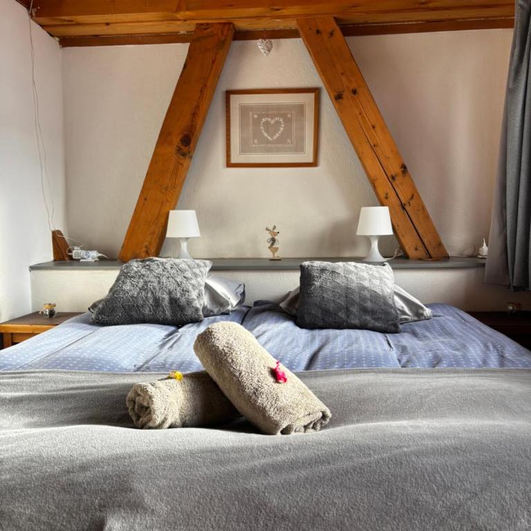 Central Hostel Chatel - Chambre Quadruple avec Salle de Bains Privative - 4
