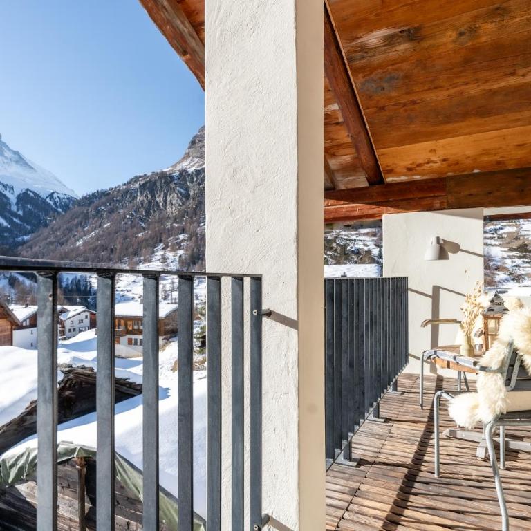 Sonnmatten Boutique Hotel & Apartments Zermatt - Apartment mit 3 Schlafzimmern - 2. Etage mit Balkon und Blick auf das Matterhorn - 22