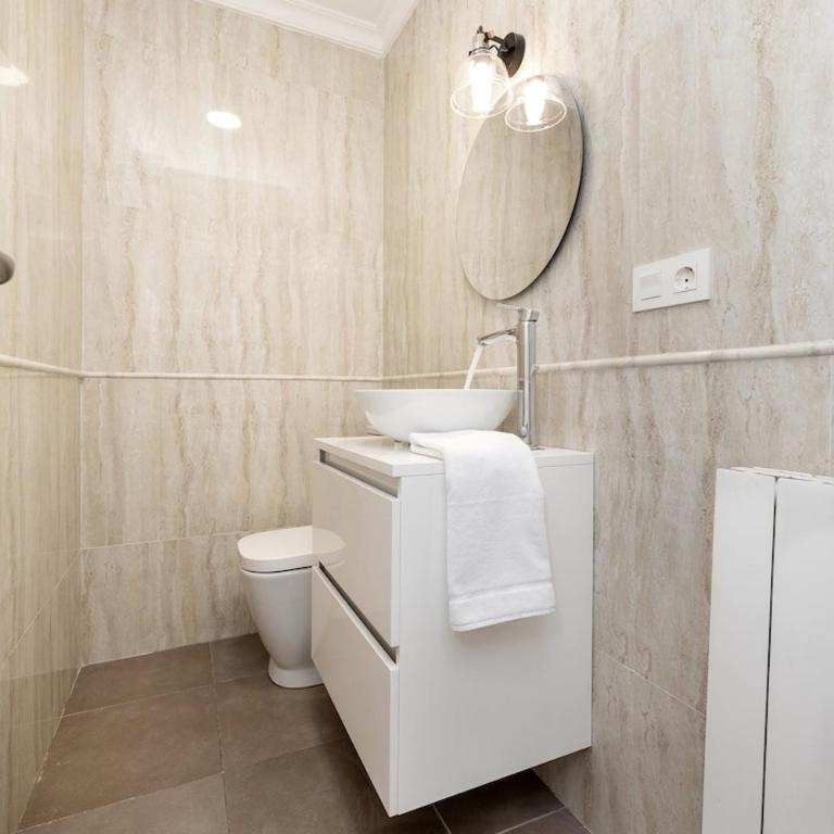 Apartamento con vistas en Gran Vía de Granada Luxury Suites - Two-Bedroom Apartment - 20