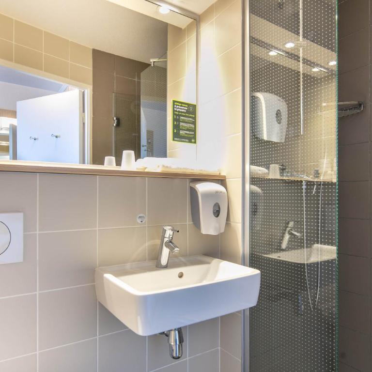 B&B HOTEL Lyon Aéroport Saint-Quentin-Fallavier - Chambre Double - 11