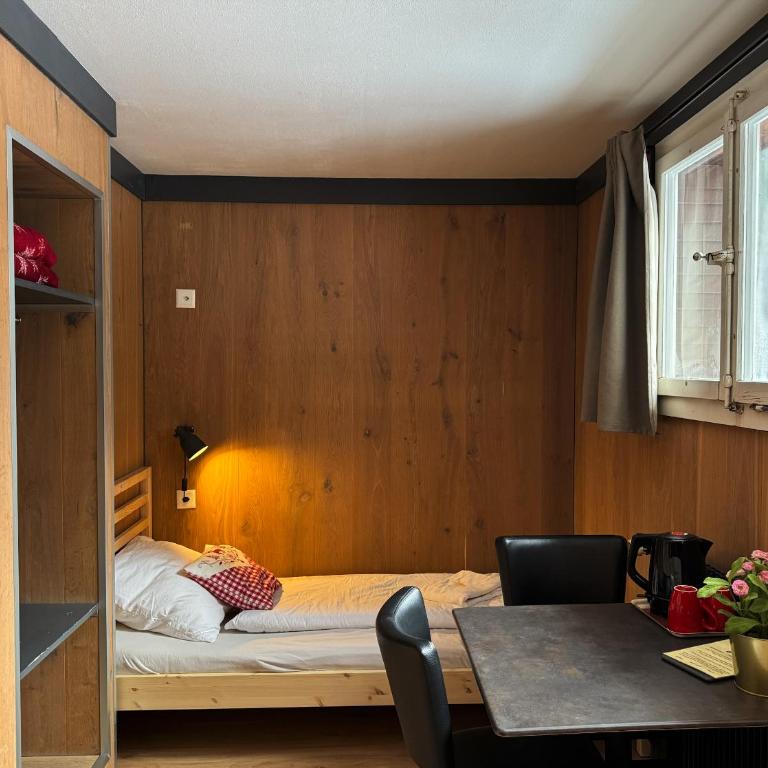 Hotel Hornerpub - Zweibettzimmer mit Gemeinschaftsbad - 1