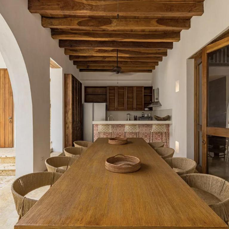 Colonial House with Pool - Four-Bedroom House - 21