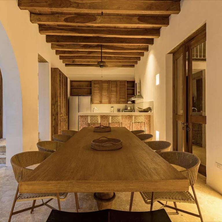 Colonial House with Pool - Four-Bedroom House - 24