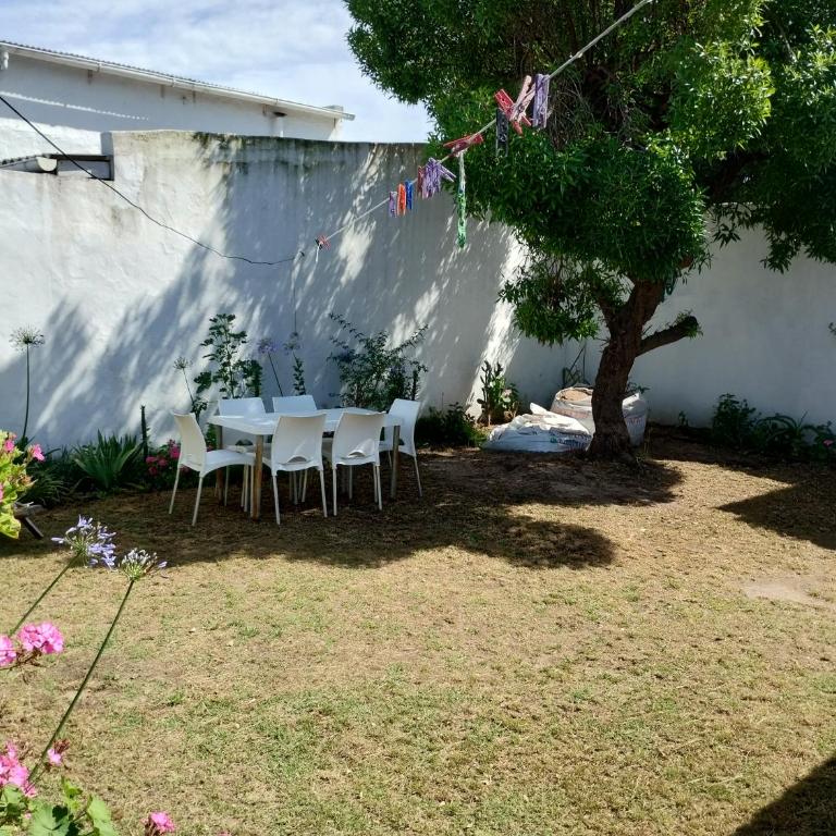 Casa en barrio tranquilo Necochea - Two-Bedroom House - 12
