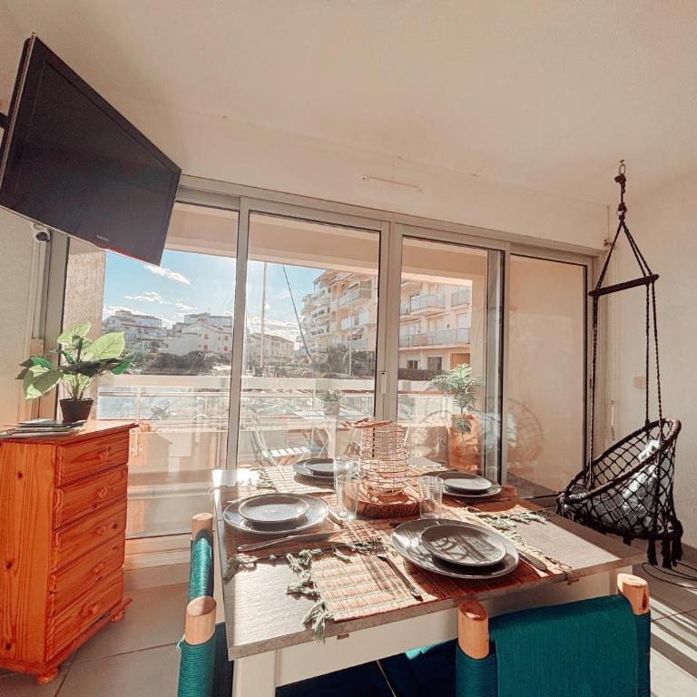 Magnifique T2 au calme avec une superbe vue sur le port - Appartement 1 Chambre - 24