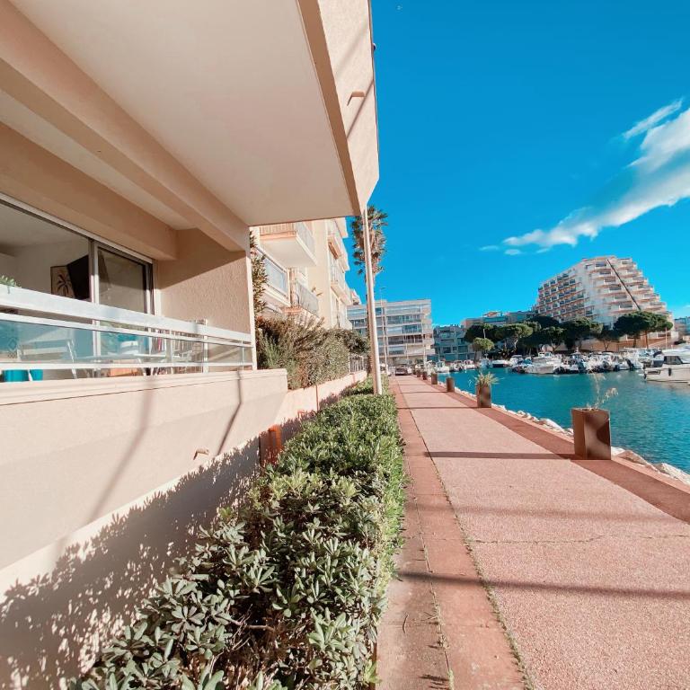 Magnifique T2 au calme avec une superbe vue sur le port - Appartement 1 Chambre - 40