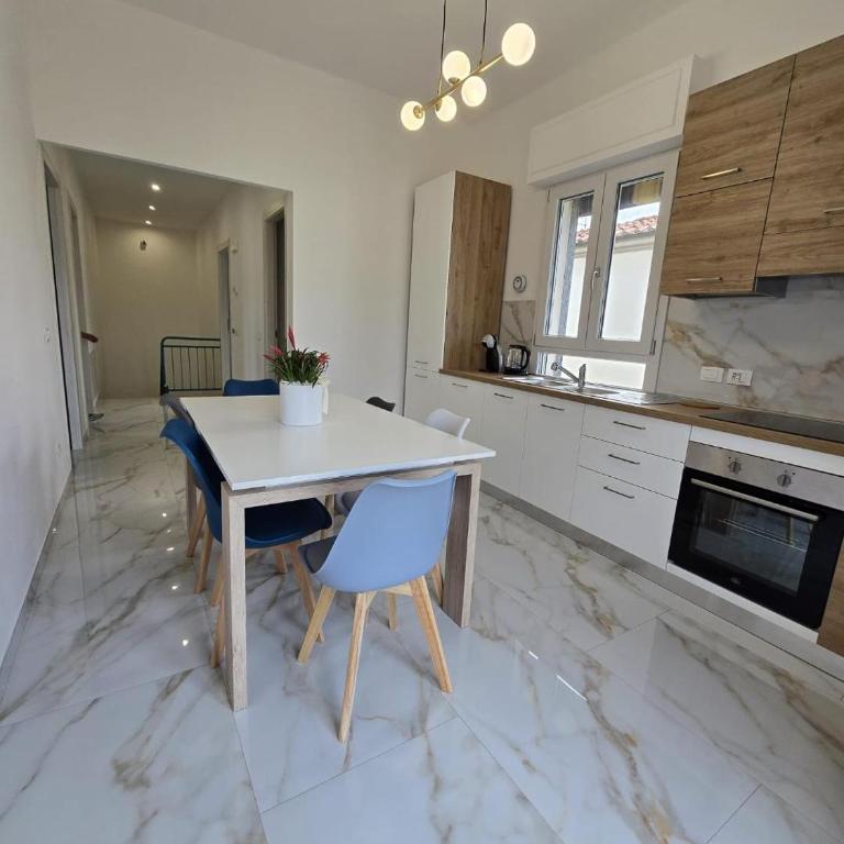 Casa MaDo - Double Room with Private Bathroom - 3