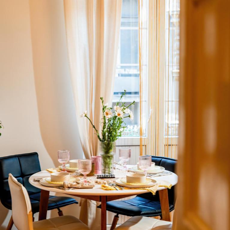 Grand Gallery Old Town NEW - Three-Bedroom Premium Apartment with Balcony - 24