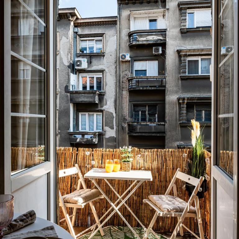 Grand Gallery Old Town NEW - Three-Bedroom Premium Apartment with Balcony - 9