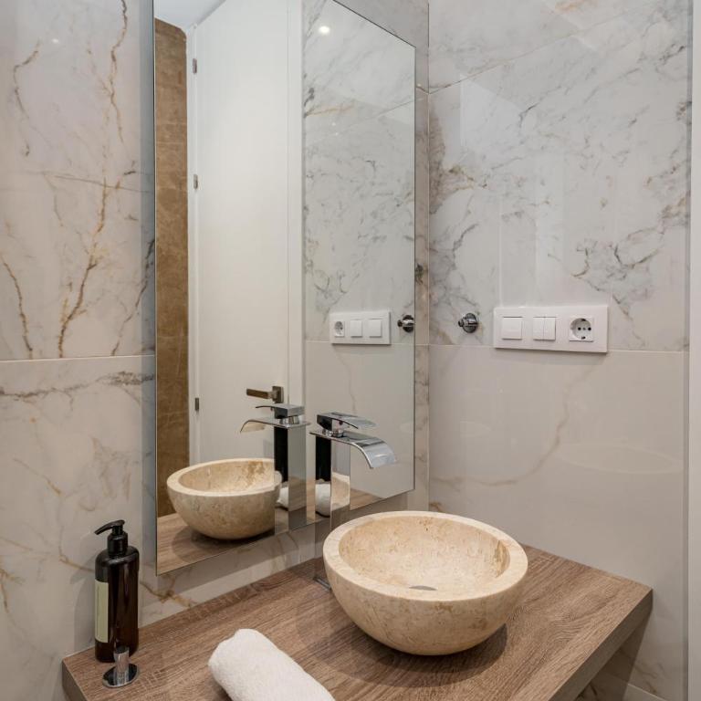 Chueca II calle Barco 2BR 2BH - Two-Bedroom Apartment - 8