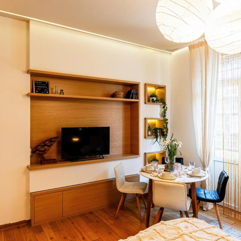 Grand Gallery Old Town NEW - Three-Bedroom Premium Apartment with Balcony - 26