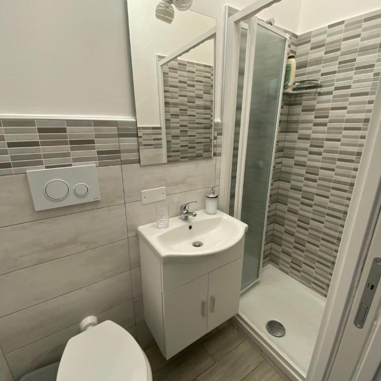 B&B Il terrazzo da Gregorio - Camera Matrimoniale con Bagno Privato - 13