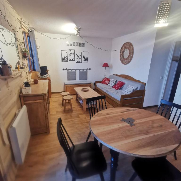 Appartement refait à neuf pour 8 personnes à Albiez-Montrond - Appartement - 14