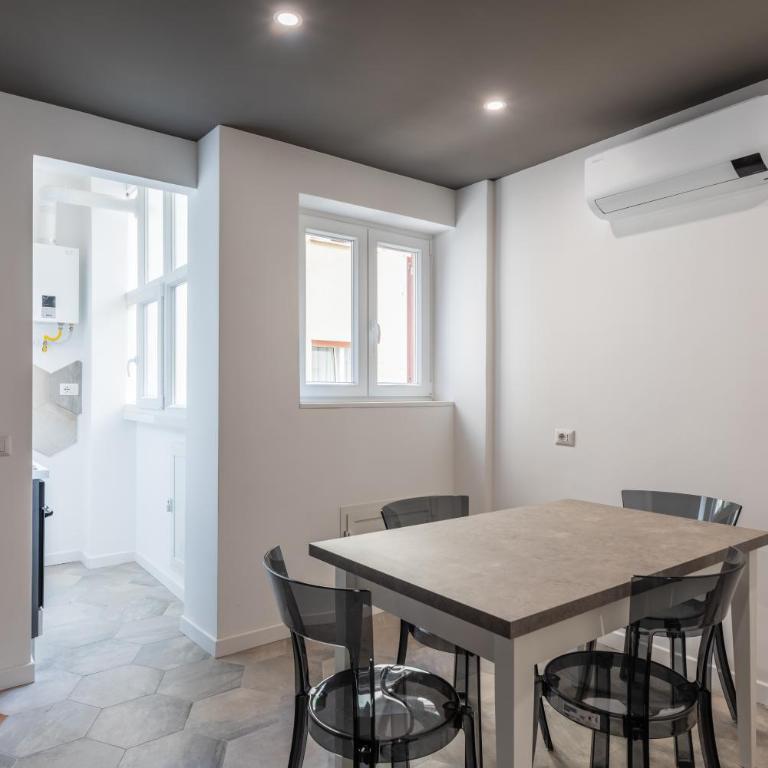 Skylife Modern 4-Bedroom Trastevere Apartment - Appartamento - 4