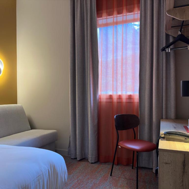 Best Western Coeur de Maurienne Hotel Restaurant & Spa - Chambre Lit Queen-Size Familiale avec Canapé-Lit - Non-Fumeurs - 6