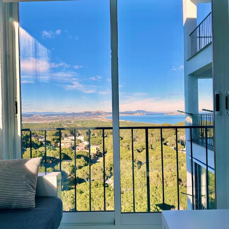 Apartamento con piscina y vistas al mar - Apartamento de 3 dormitorios - 2