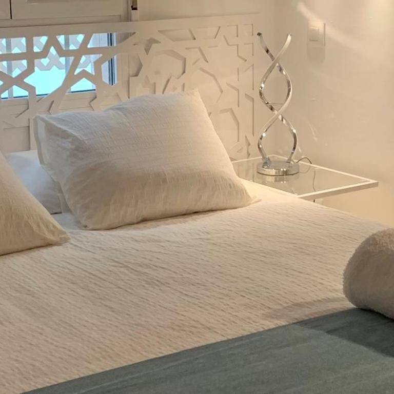 Bonito, tranquilo y fresco apartamento en Nervión. - Apartamento de 1 dormitorio - 34
