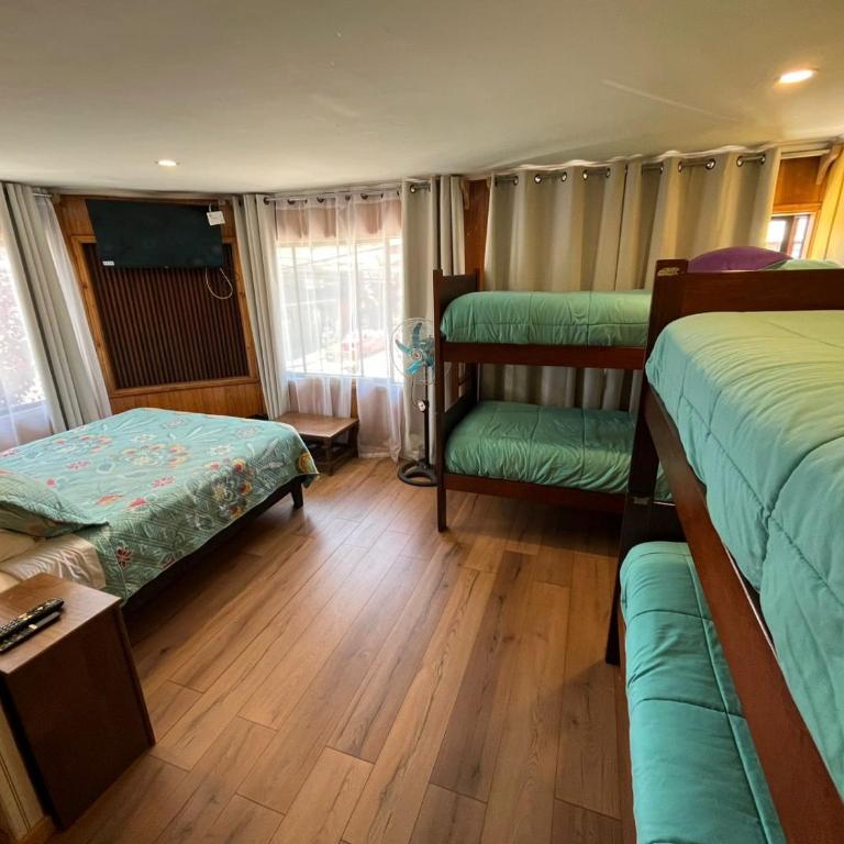 Umantü Hostel - Family Room with Private Bathroom - 1