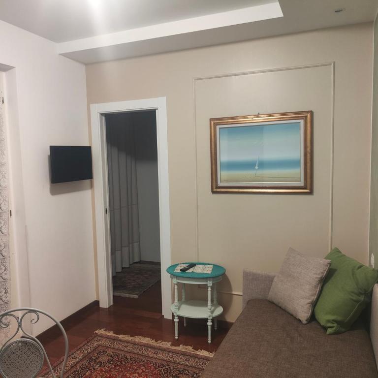 B&B Villa Lilla spiaggia inclusa e bici gratuite a San Benedetto del Tronto Camere con terrazzo e Colazione inclusa - Camera Familiare con Bagno - 15