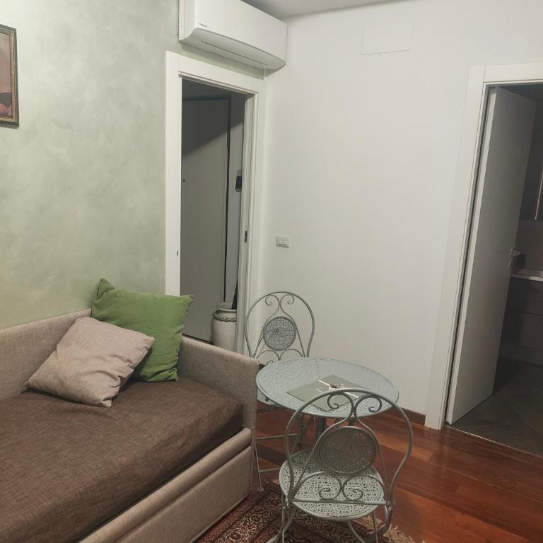 B&B Villa Lilla spiaggia inclusa e bici gratuite a San Benedetto del Tronto Camere con terrazzo e Colazione inclusa - Camera Familiare con Bagno - 17
