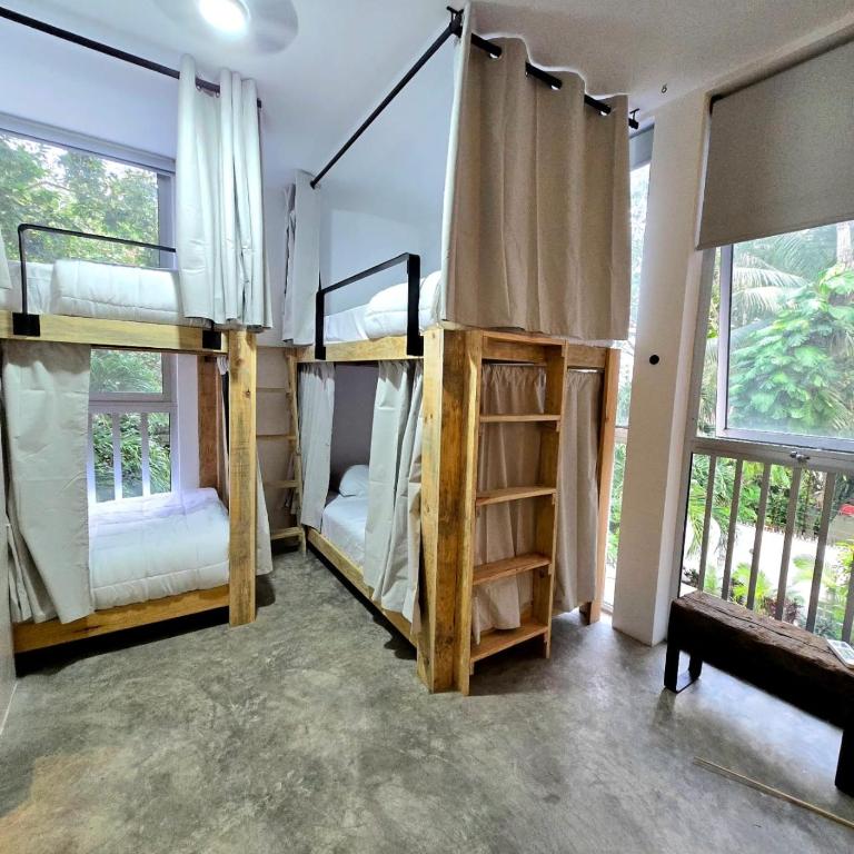 HOM Hostel Boutique - Single Bed in Male Dormitory Room - 1