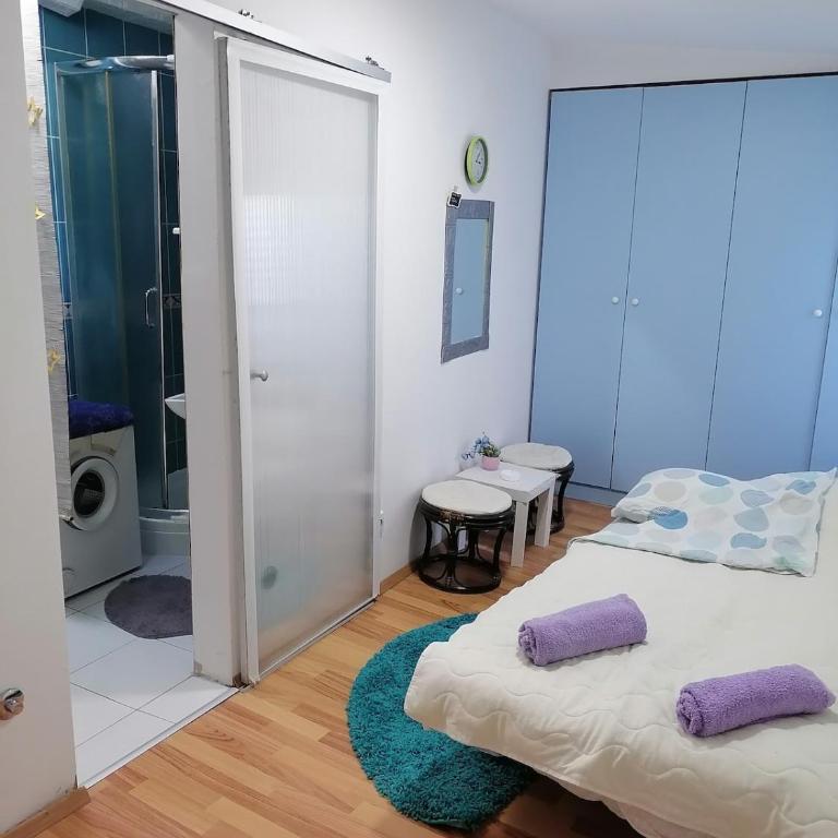 Small low cost Dorcol - One-Bedroom Apartment - 12