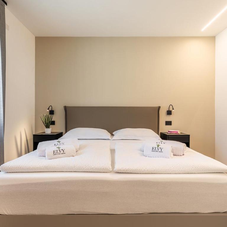 ELVY Garda Living Garden - Appartamento Deluxe con 1 Camera da Letto - 9